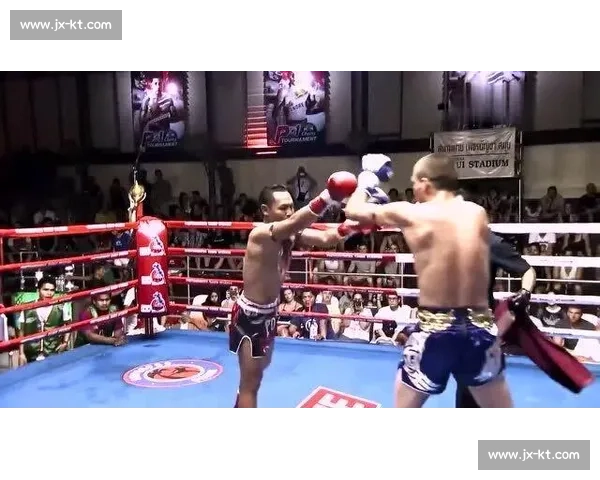 以西提猜强势对决董文飞巅峰之战引爆擂台之夜世界级泰拳荣耀碰撞