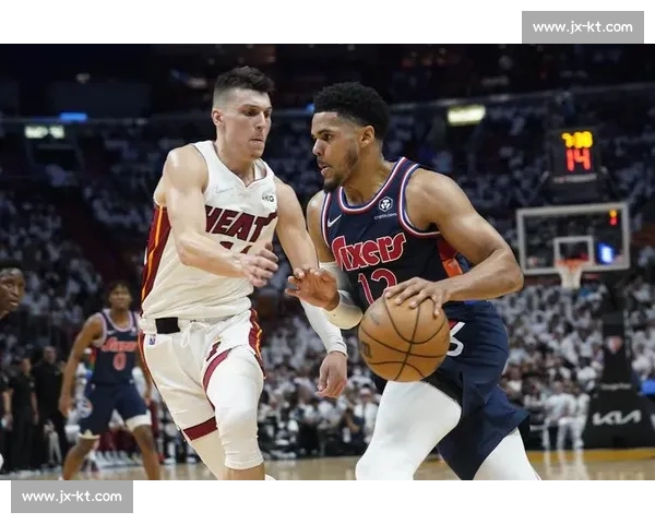 湖人队激战热火队精彩直播见证巨星对决与巅峰碰撞篮球盛宴今夜上演